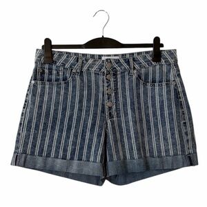 ⭐️ (1990’s) Jordache Exposed Button Striped Denim Shorts - Waist 18